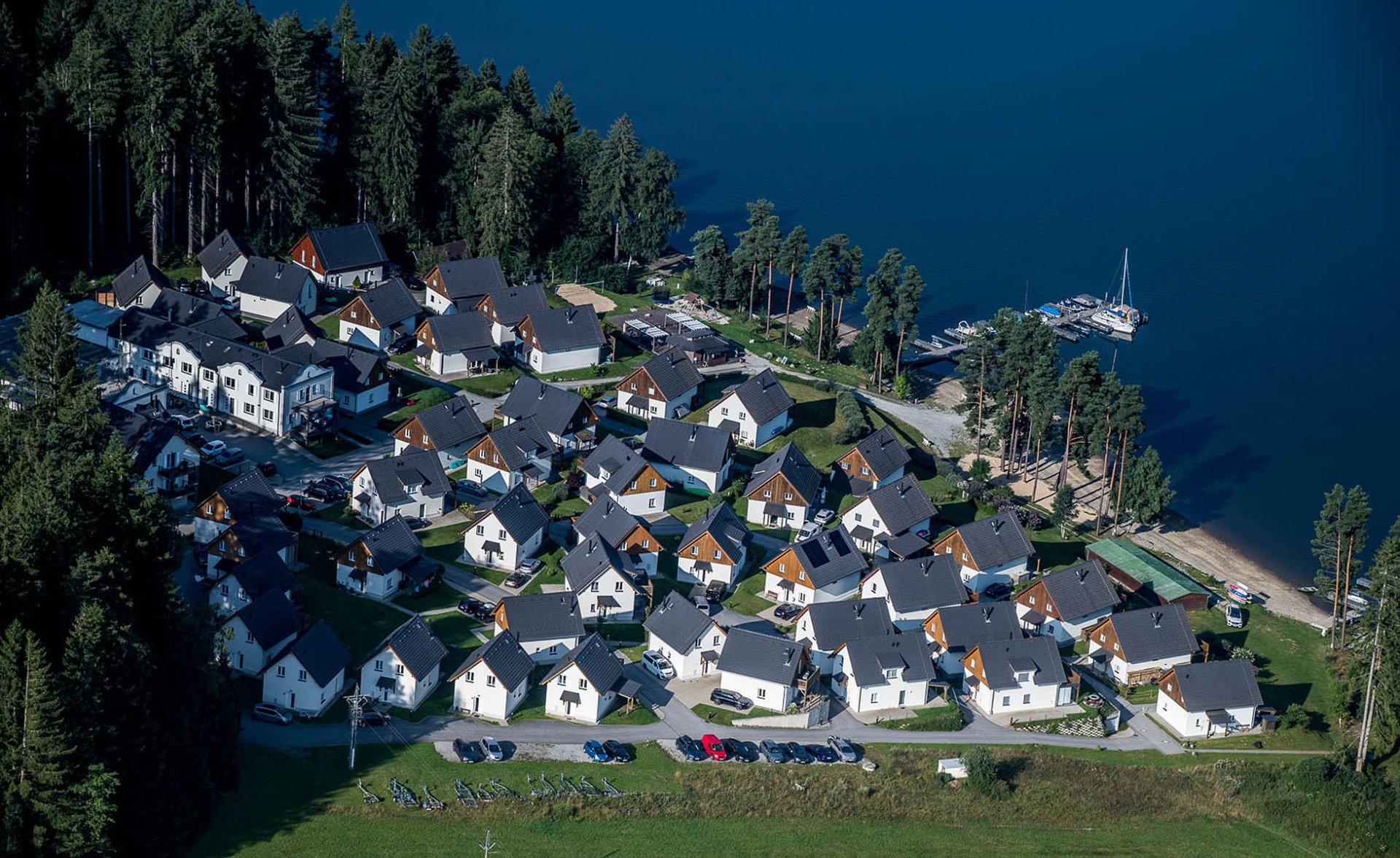 Developerský projekt apartmánové vesnice v katastru Frymburk (Větrník)